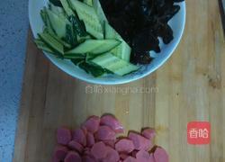 木耳黄瓜炒鸡蛋的做法图解1