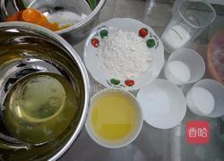 戚风纸杯蛋糕的做法图解2