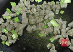 花生牛肉焖香菜的做法图解8