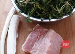 荠菜猪肉饺子馅的做法图解1