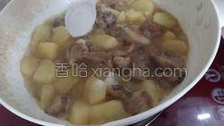 排骨烧土豆的做法图解25