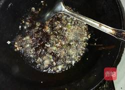 尖椒炒肥肠的做法图解5