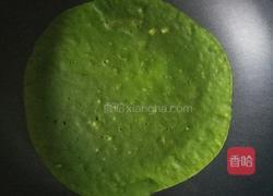 菠菜汁鸡蛋饼的做法图解4