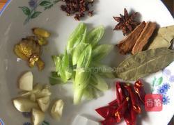 胡萝卜红烧肉的做法图解3