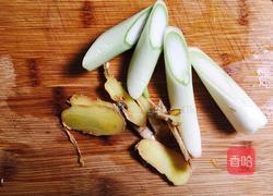 莲藕排骨汤的做法图解3