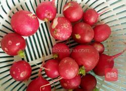 糖醋樱桃小萝卜的做法图解1