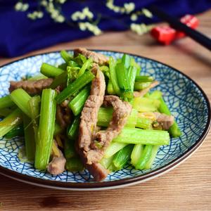 芹菜炒牛肉-香哈名厨课视频