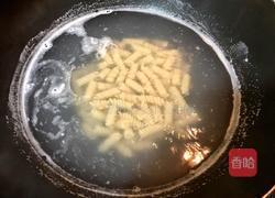 培根炒螺旋意面的做法图解2