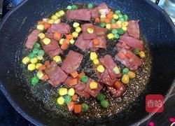 培根炒螺旋意面的做法图解4