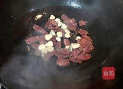 荷兰豆炒腊肠的做法图解4