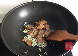 荷兰豆炒腊肉的做法图解5