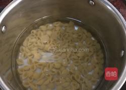 通心粉木鱼花沙拉的做法图解2