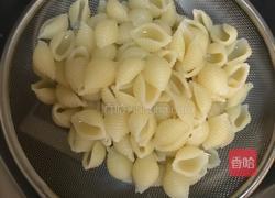 通心粉木鱼花沙拉的做法图解3