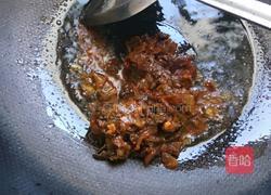 酸菜蚕豆汤的做法图解3