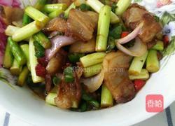 家常五花肉炒蒜芯的做法图解13