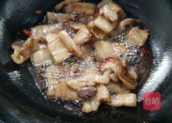 家常五花肉炒蒜芯的做法图解8