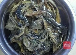 菜干焖猪油渣的做法图解1