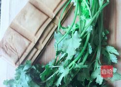 凉拌香菜豆干的做法图解1