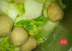 白菜肉丸汤的做法图解3