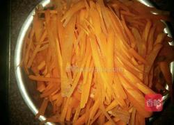 洋葱炒胡萝卜的做法图解1