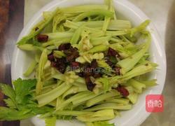 凉拌芹菜心的做法图解4
