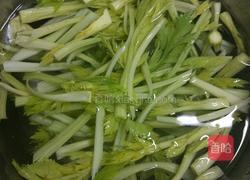 凉拌芹菜心的做法图解2