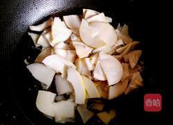 青蒜炒春笋的做法图解1