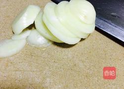 银鱼炒韭苗的做法图解3