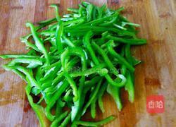 蚝油青椒丝的做法图解1