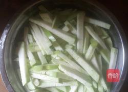 蒜香烧茄子的做法图解1