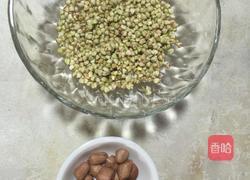 荞麦粥的做法图解1
