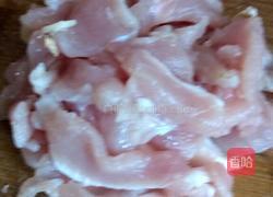 黄瓜炒肉片的做法图解1