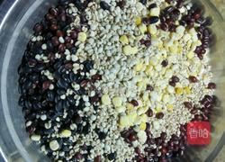 杂粮大碴粥的做法图解1