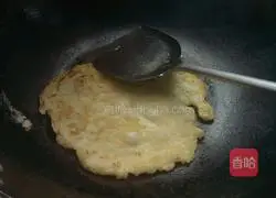 Illustration of how to make hand-shredded cakes 3