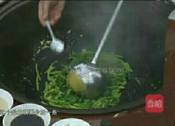 咸蛋黄炒菠菜的做法图解6