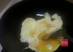 黄瓜蛋炒饭的做法图解2