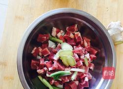 牙签羊肉的做法图解1
