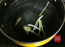 雪菜黄鱼汤的做法图解1