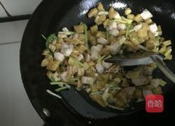 萝卜干炒腊肠的做法图解9