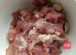 红烧里脊土豆的做法图解2