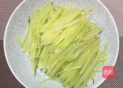莴笋丝炒韭菜的做法图解1