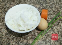 米饭鸡蛋饼的做法图解1