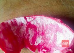 凉拌火龙果皮的做法图解1