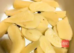 Illustration of how to make fried potato cakes 1