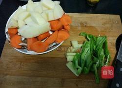 胡萝卜土豆鸡块的做法图解2