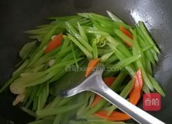 西芹炒香干的做法图解2
