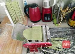 菠菜海鲜面的做法图解6