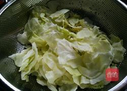蚝油手撕包菜的做法图解1