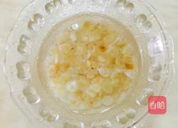 雪莲子桃胶玫瑰糖水的做法图解3