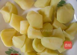 土豆烧肉丸的做法图解1